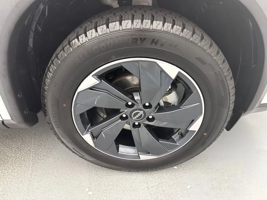 Used 2024 White Nissan SV image 16