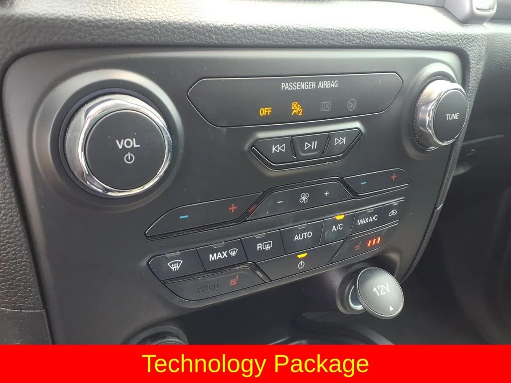 Used 2023 Black Ford XLT image 12