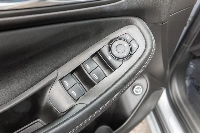 Used 2023 Gray Buick Select image 17