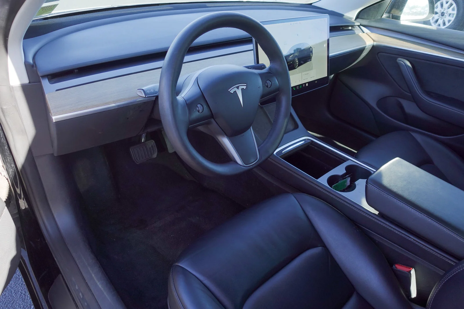 Used 2022 Solid Black Tesla Long Range image 9
