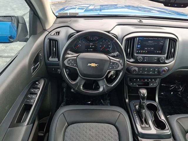 Used 2022 Blue Chevrolet Z71 image 11