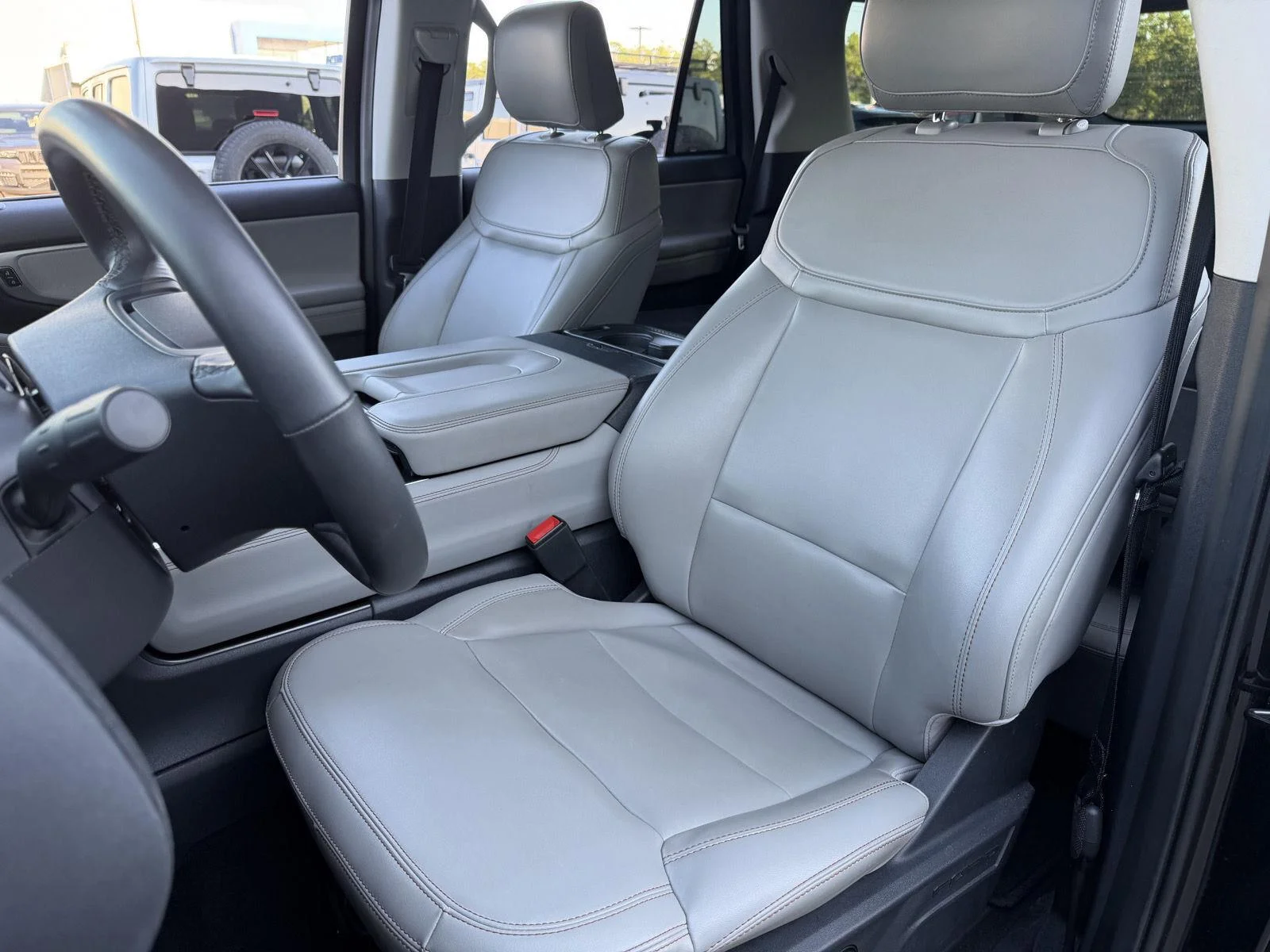 Used 2025 Agate Black Ford Active image 19