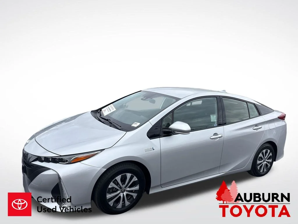 Certified Used 2020 Classic Silver Metallic Toyota LE image 4