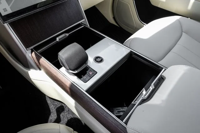 New 2026 Black Land Rover SE image 29