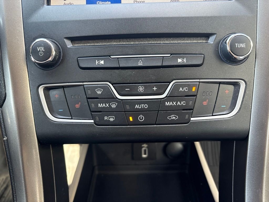 Used 2017 Ruby Red Metallic Ford SE image 21