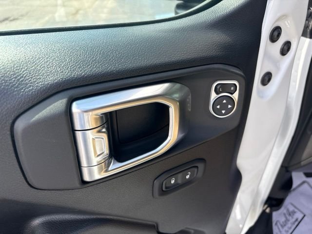 Used 2022 White Jeep Unlimited Sport S image 21