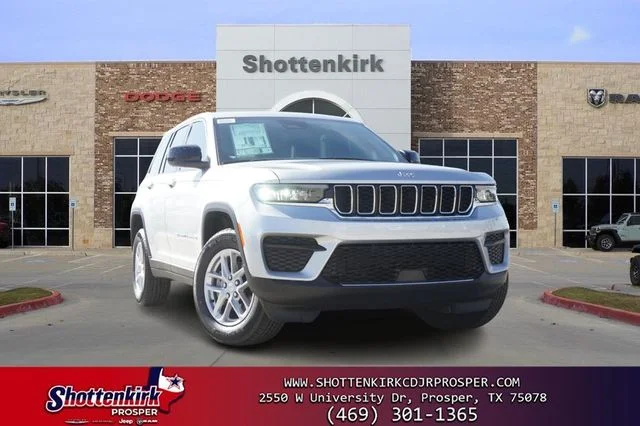 2026 Jeep Grand Cherokee Laredo X's photo