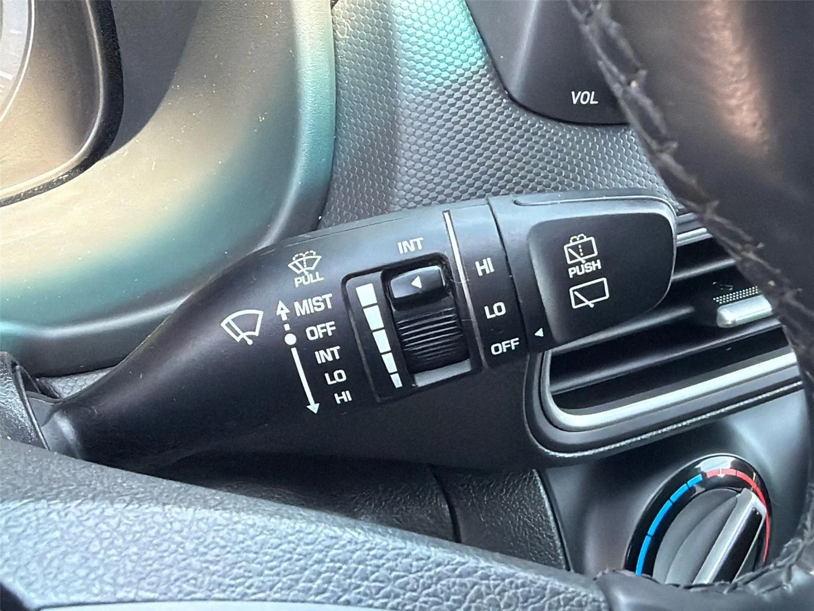 Used 2018 Chalk White Hyundai SEL image 38