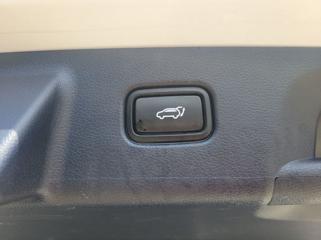 Used 2021 White Hyundai Calligraphy image 41