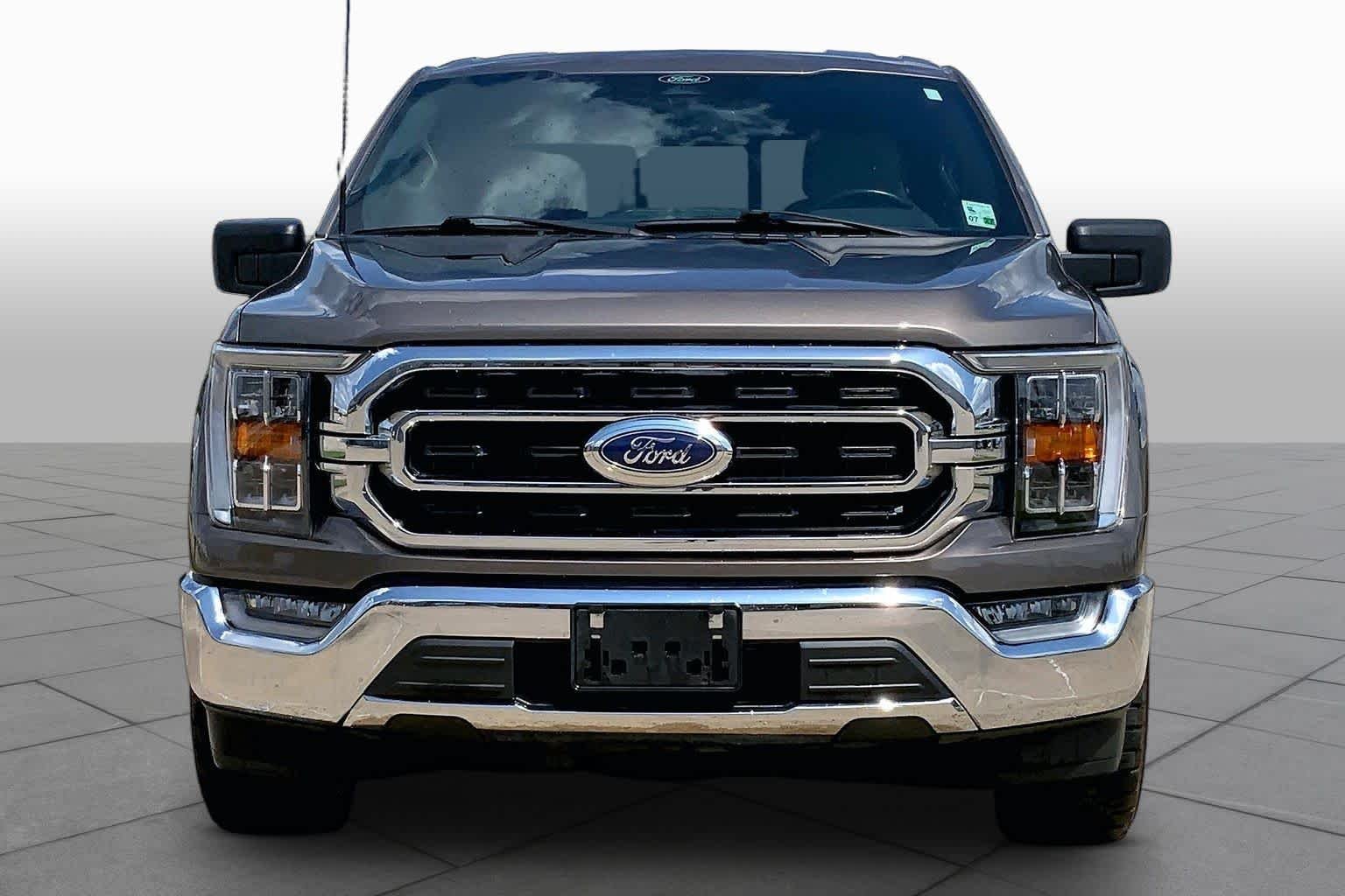 Certified Used 2022 Gray Ford XLT image 4