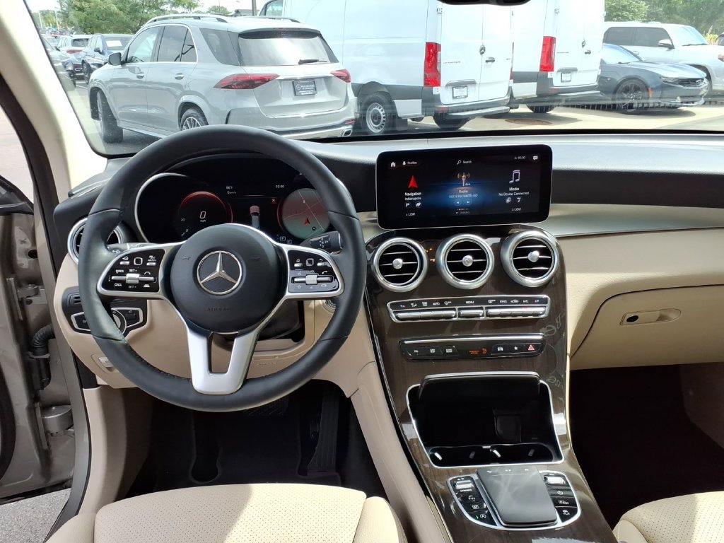 Used 2022 Mojave Silver Metallic Mercedes-Benz GLC 300 image 31