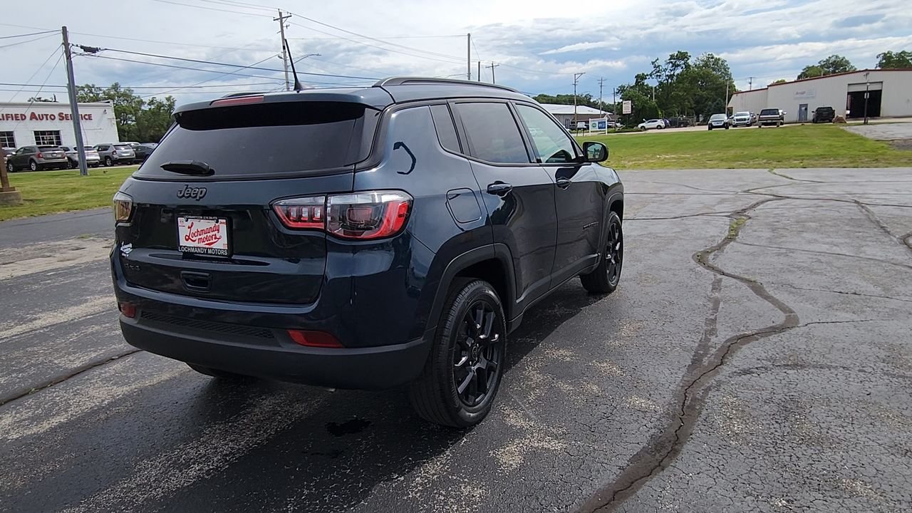New 2026 Fathom Blue Pearl-Coat Exterior Paint Jeep Latitude Altitude image 8