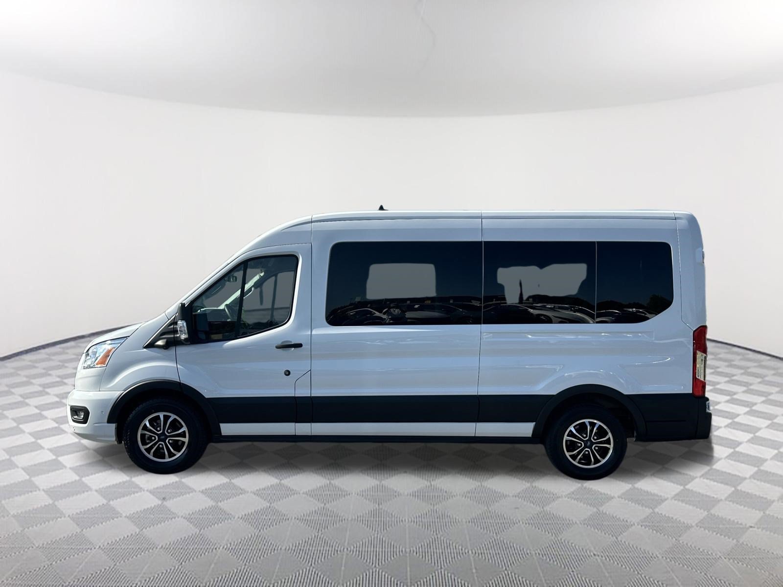 Used 2022 Oxford White Ford XLT image 8
