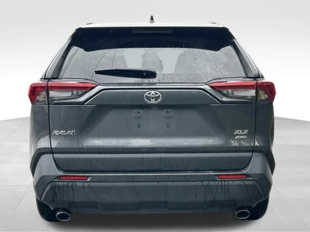 Used 2025 Gray Toyota XLE image 4