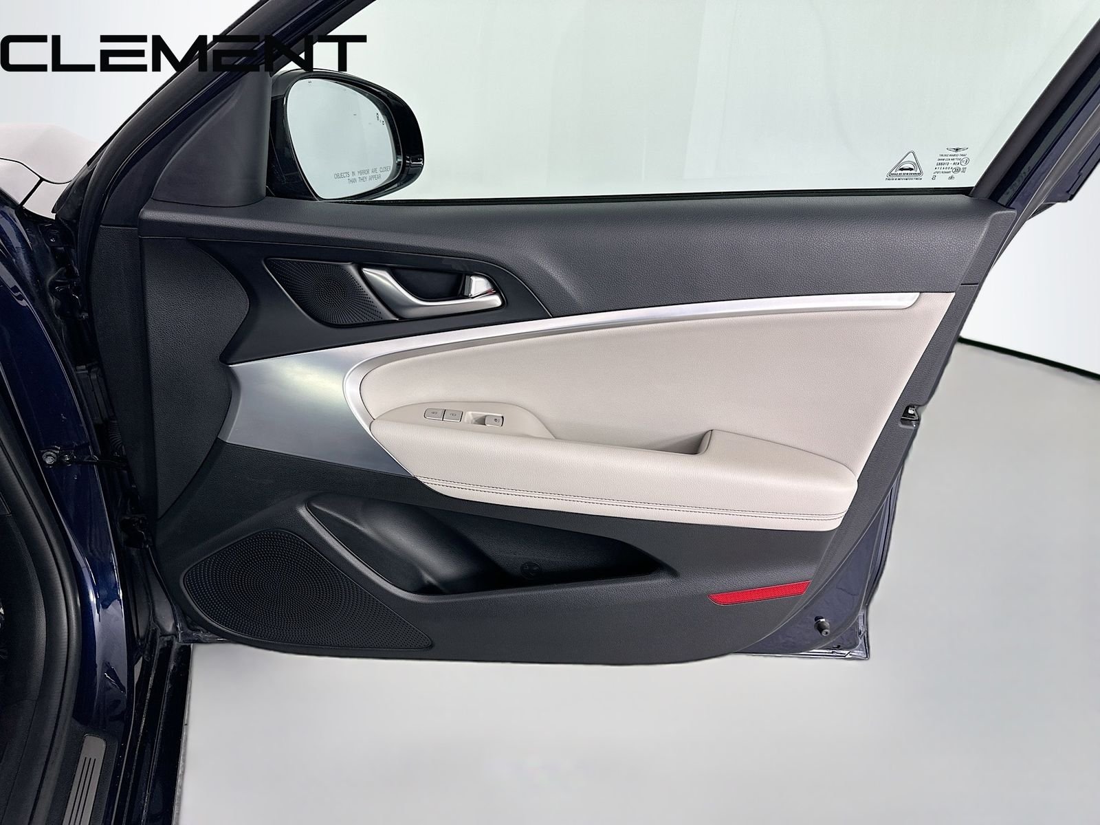 2023 GENESIS G70 Standard - Photo 35