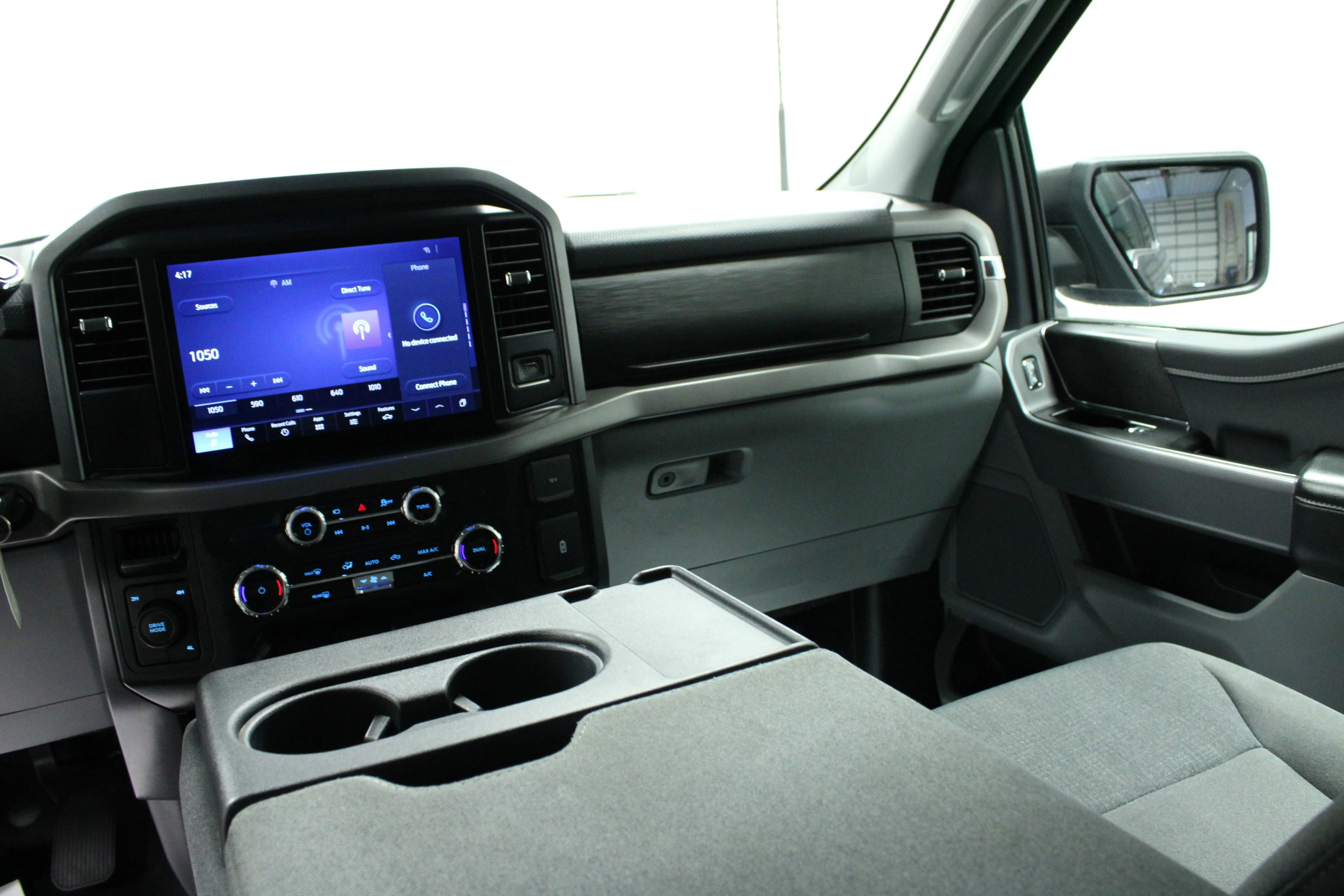 Used 2025 Carbonized Gray Metallic Ford XLT image 19