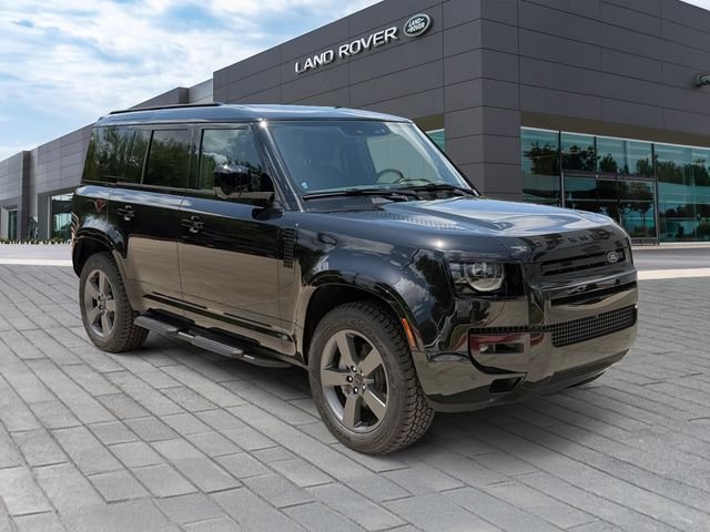 New 2026 Santorini Black Land Rover X-Dynamic SE image 7