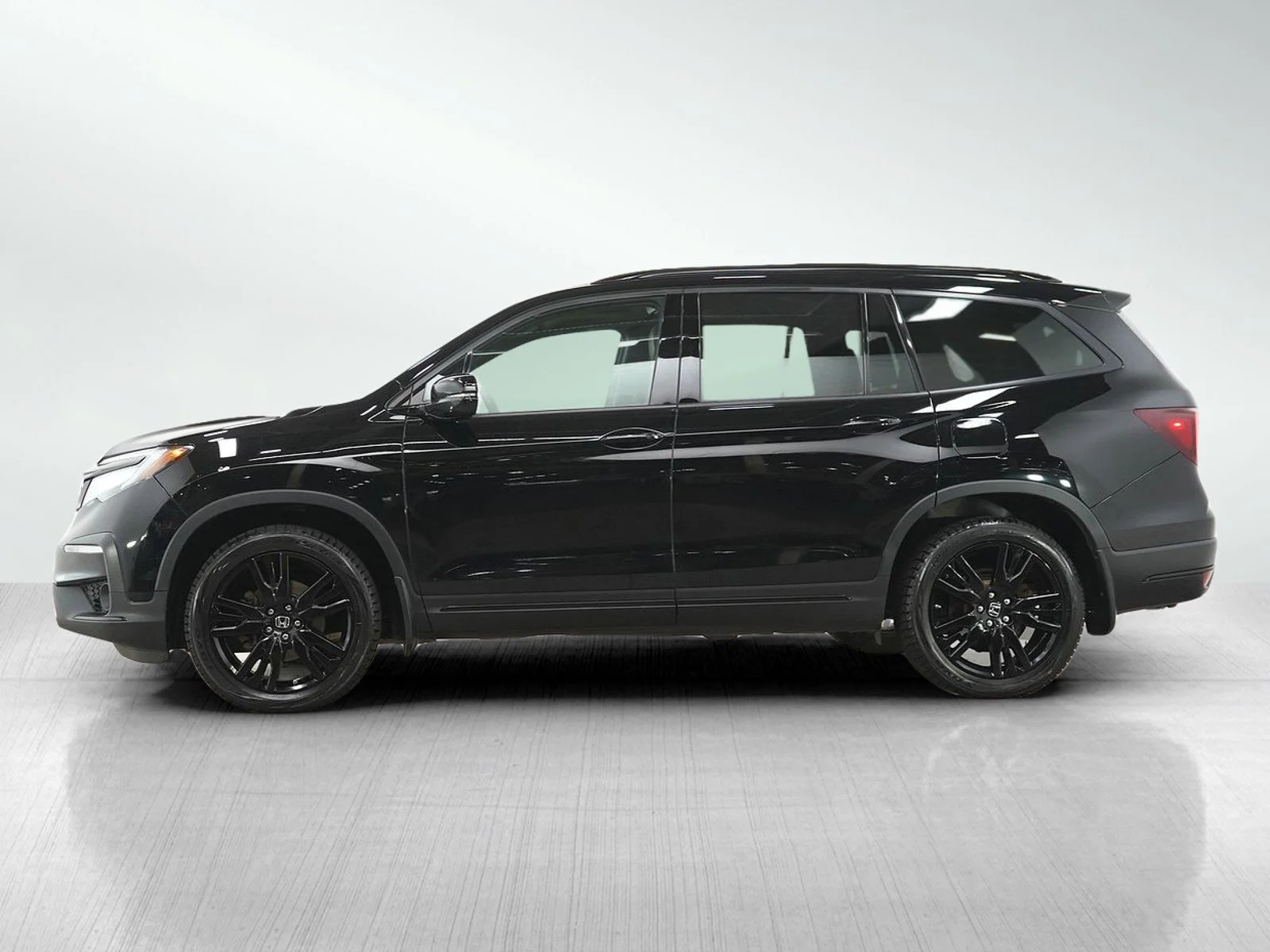 Used 2019 Honda Pilot Elite with VIN 5FNYF6H05KB504928 for sale in Burnsville, Minnesota
