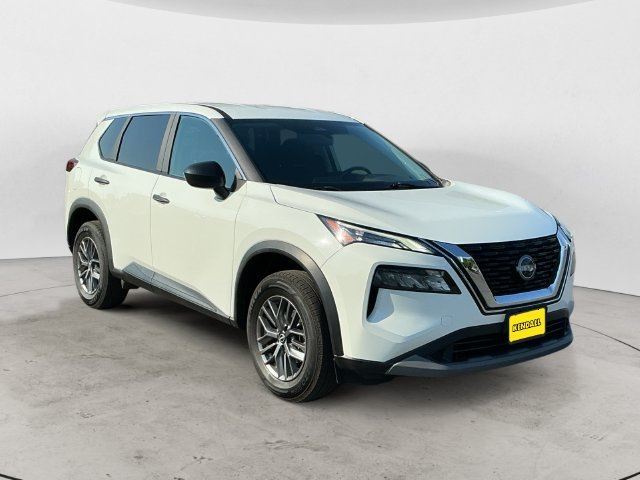 Used 2023 White Nissan S image 3