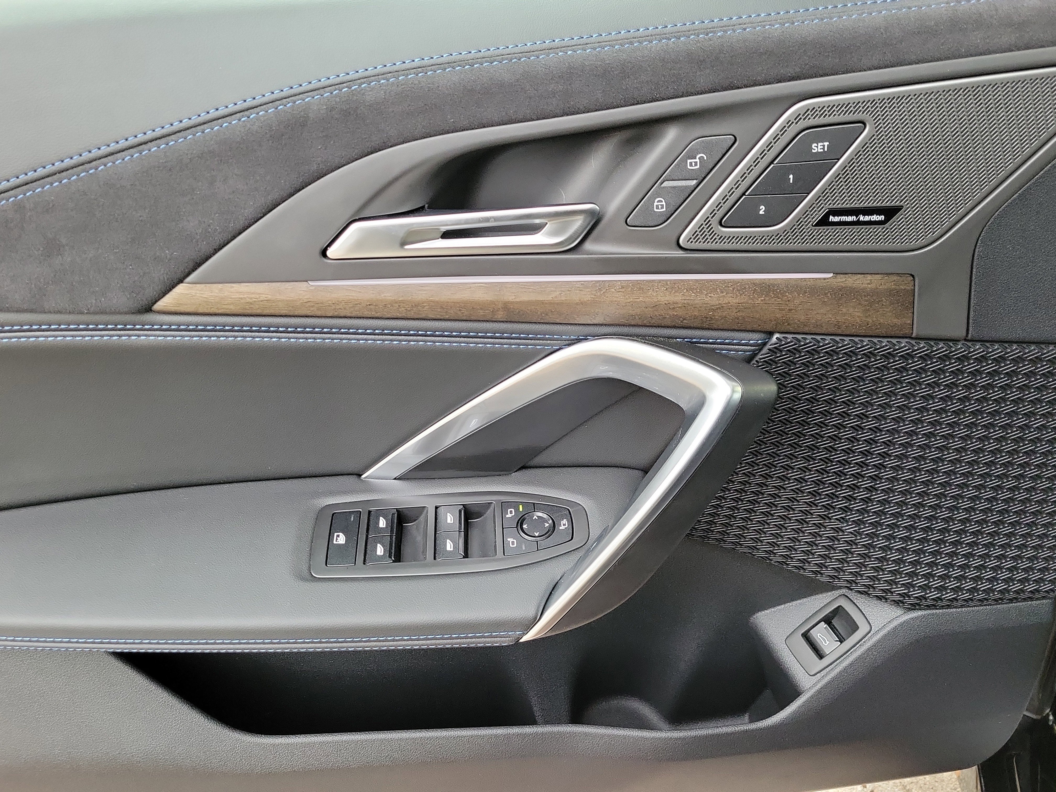 New 2026 Black Sapphire Metallic BMW M35i image 17