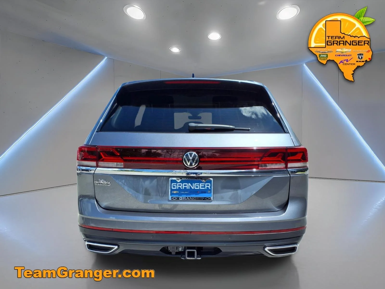 Used 2024 Gray Volkswagen 2.0T SE w/Technology image 8