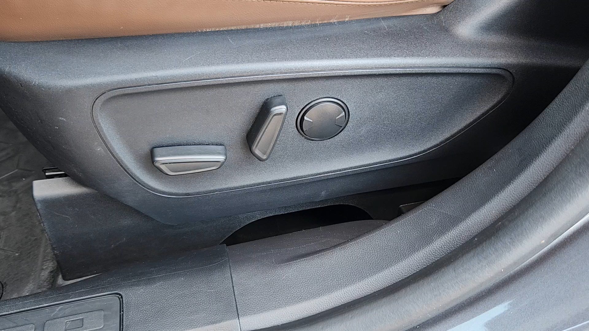 Used 2021 Gray Metallic Ford Badlands image 8