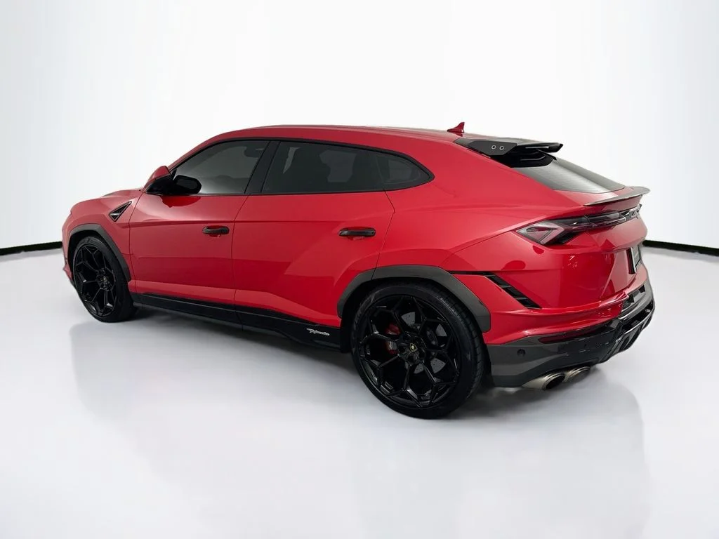 Used 2023 Rosso Mars Metallic Lamborghini Performante image 7