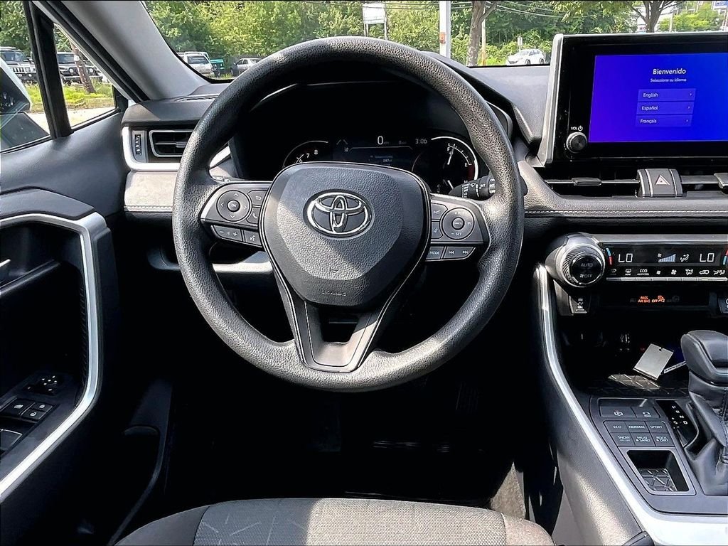 Used 2025 White Toyota XLE image 17