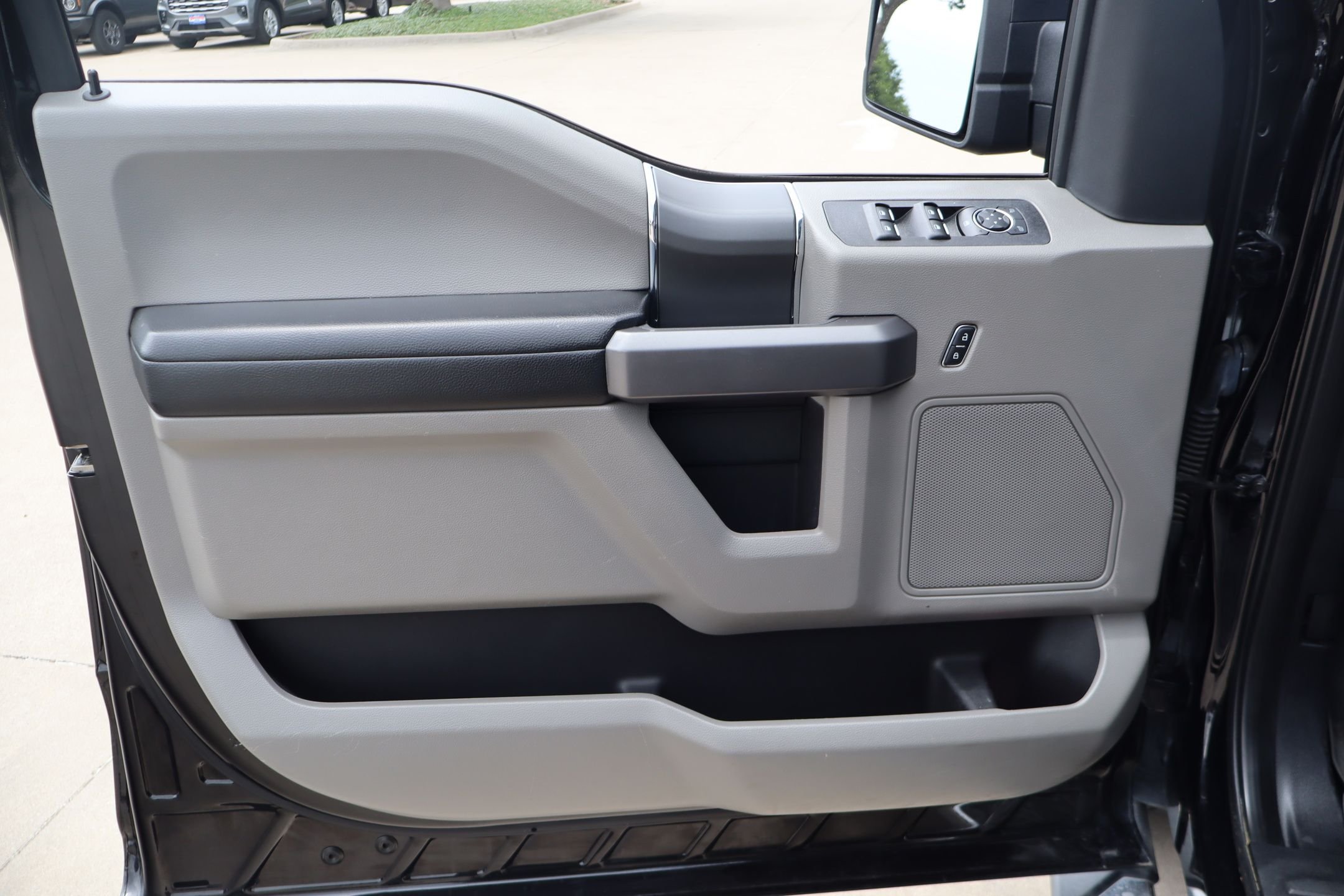 Used 2020 Black Metallic Ford XLT image 12
