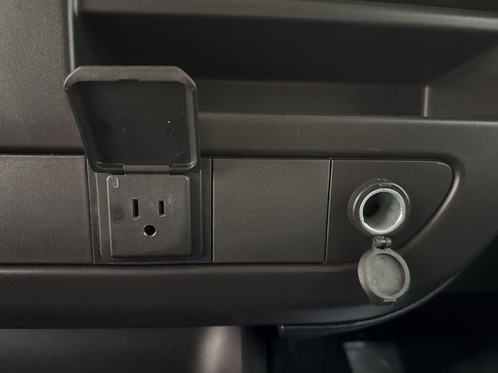 2024 GMC Savana Cargo Work Van - Photo 24