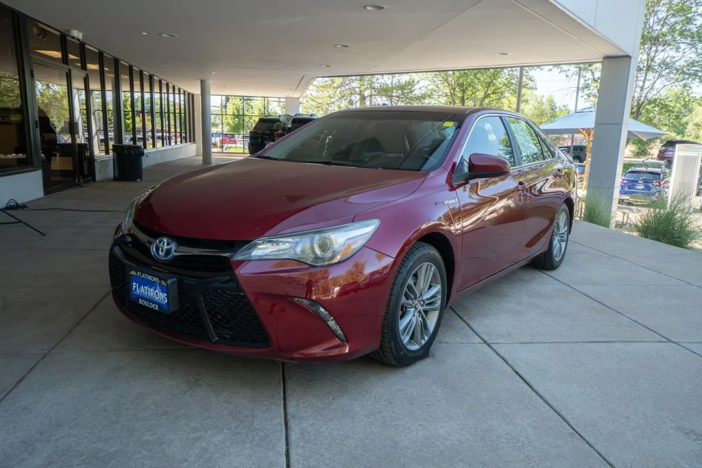 Used 2015 Red Toyota SE image 3