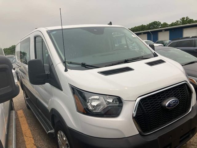 Used 2025 Oxford White Ford Base image 1