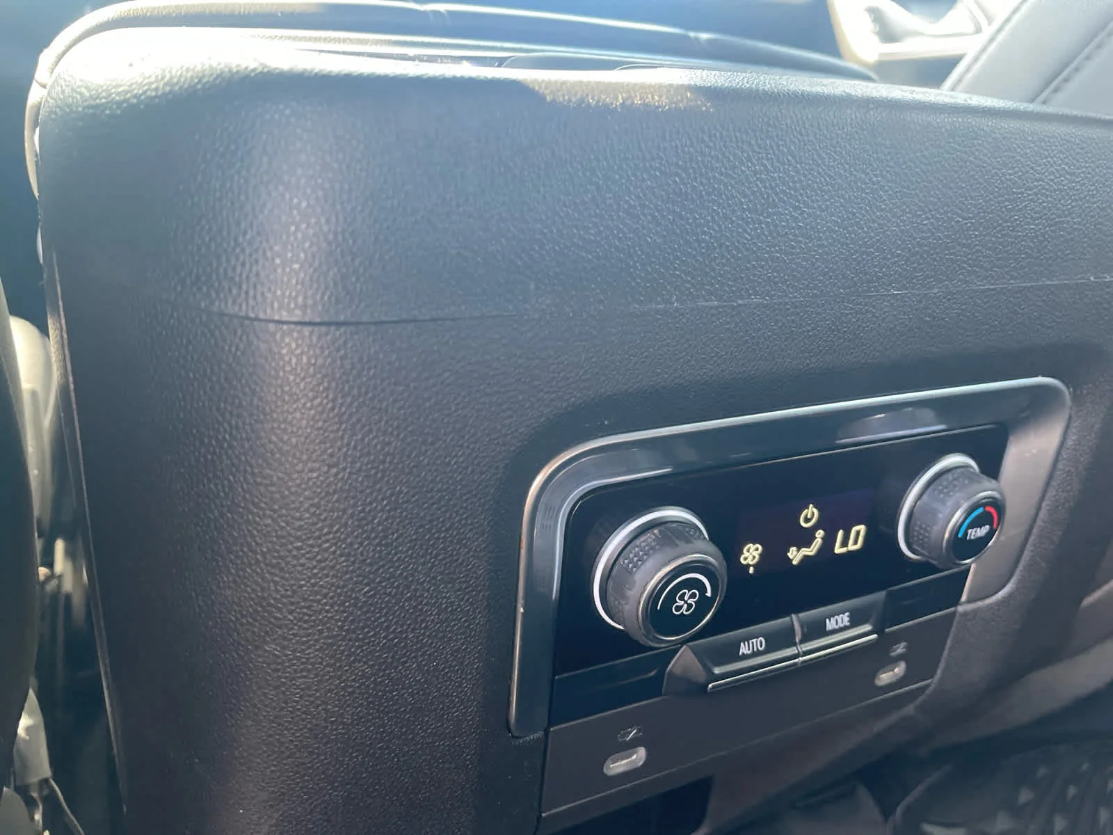 2022 Chevrolet Tahoe LT - Photo 15