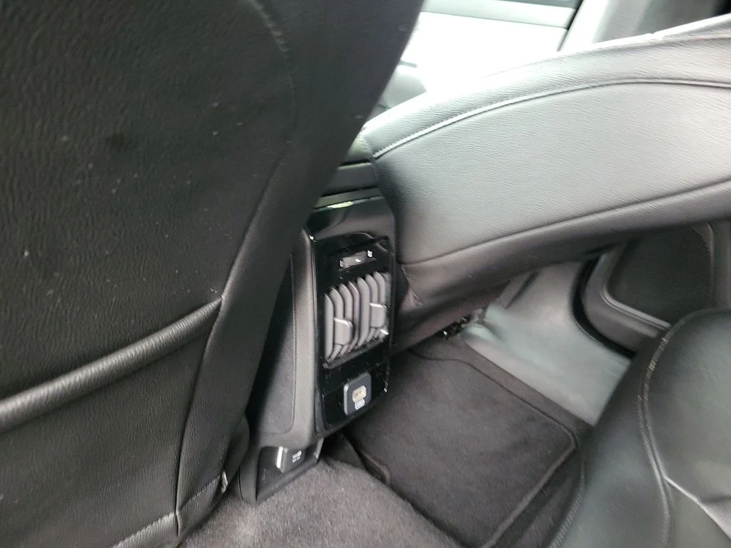 Used 2024 Black Jeep Latitude image 13