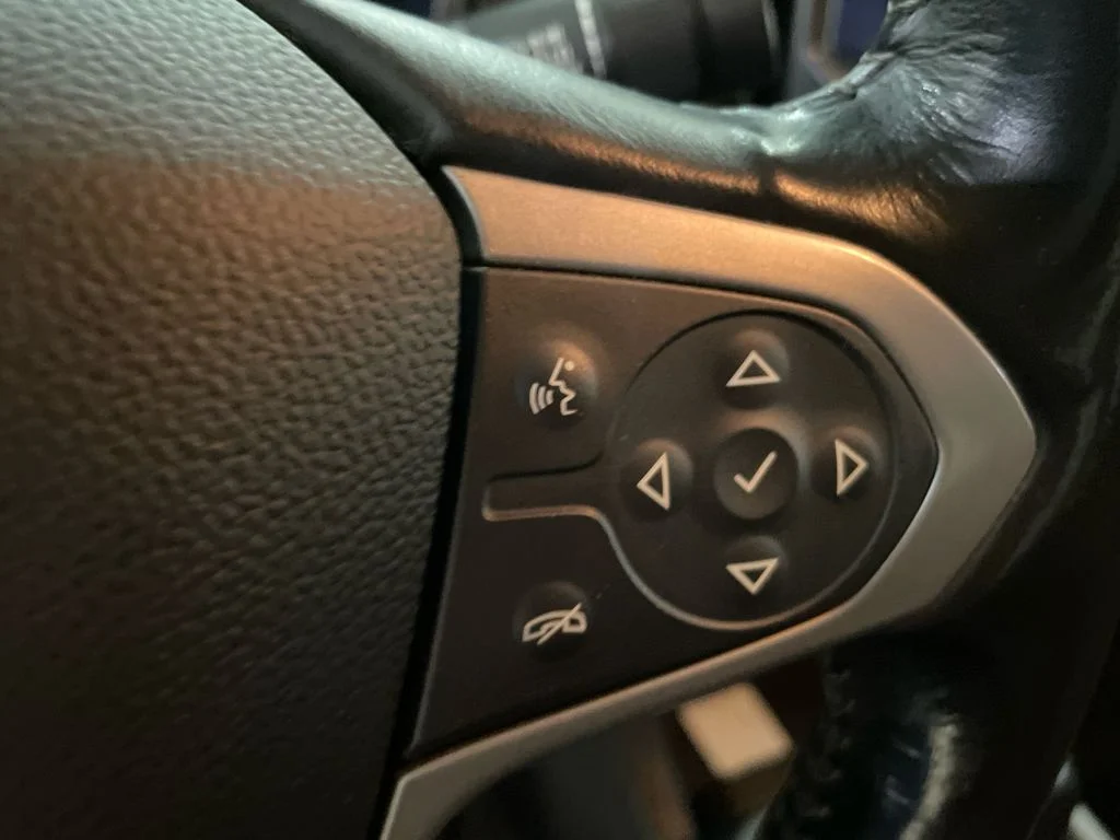 Used 2019 Silver Ice Metallic Chevrolet 4WD LT image 15