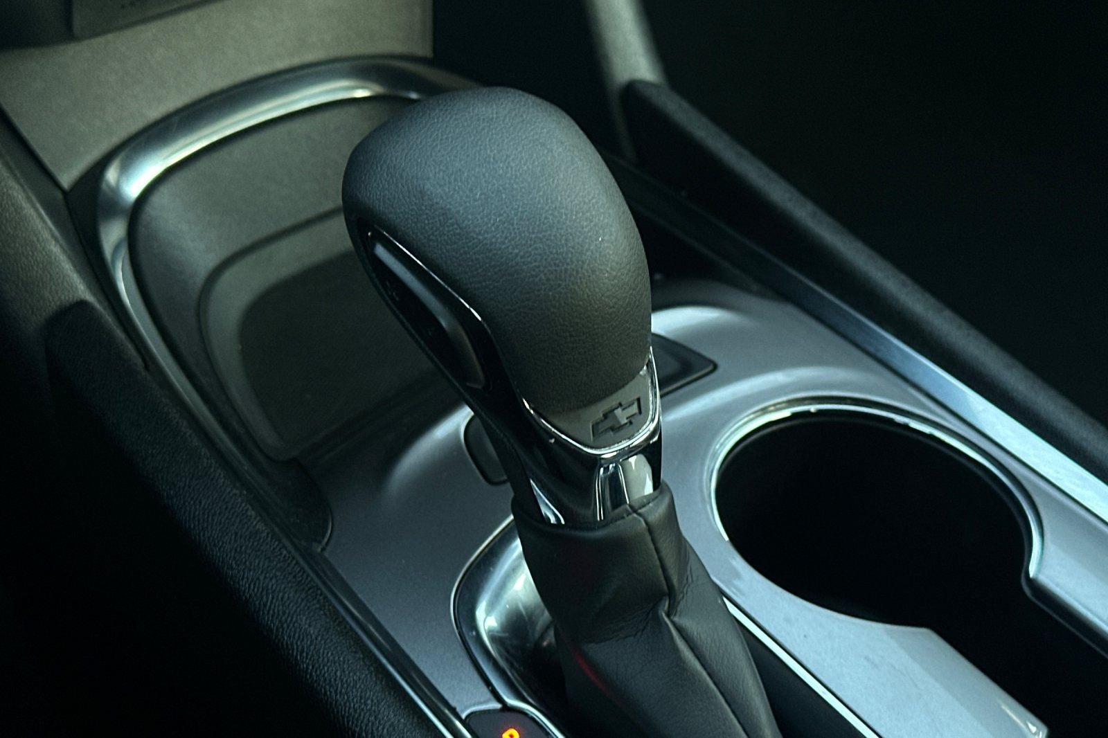 Used 2024 White Chevrolet LT image 22