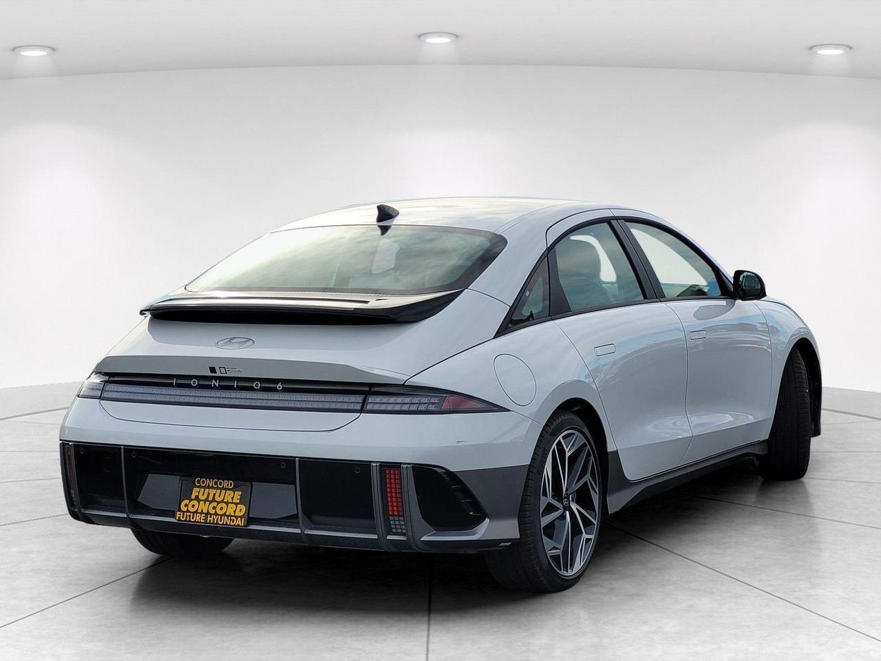 New 2025 White Hyundai SEL image 3