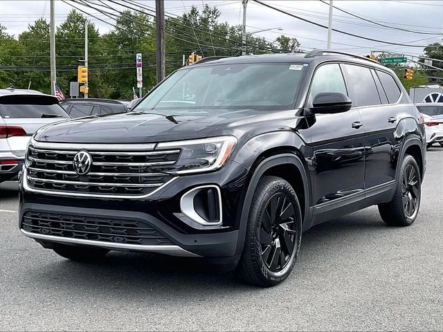 New 2026 Black Volkswagen SE w/Technology image 4
