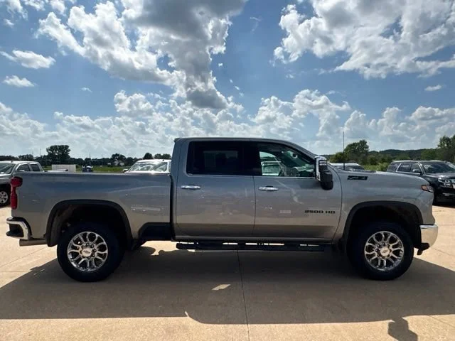 2024 Chevrolet Silverado 2500HD LTZ - Photo 2