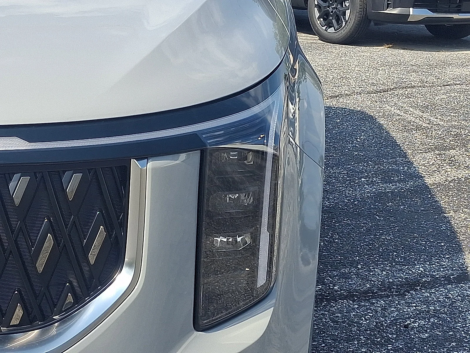 New 2027 Silver Kia LX image 8