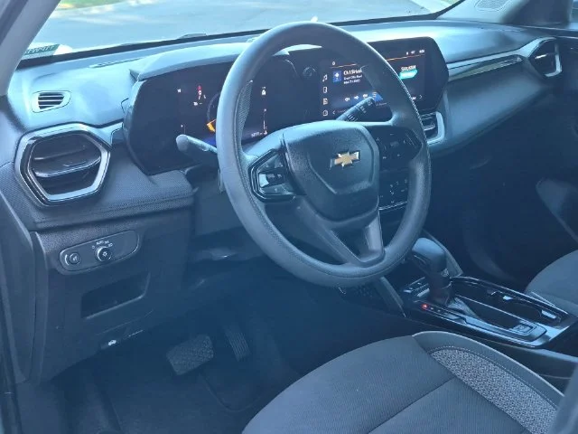 Used 2025 Gray Chevrolet LT image 29