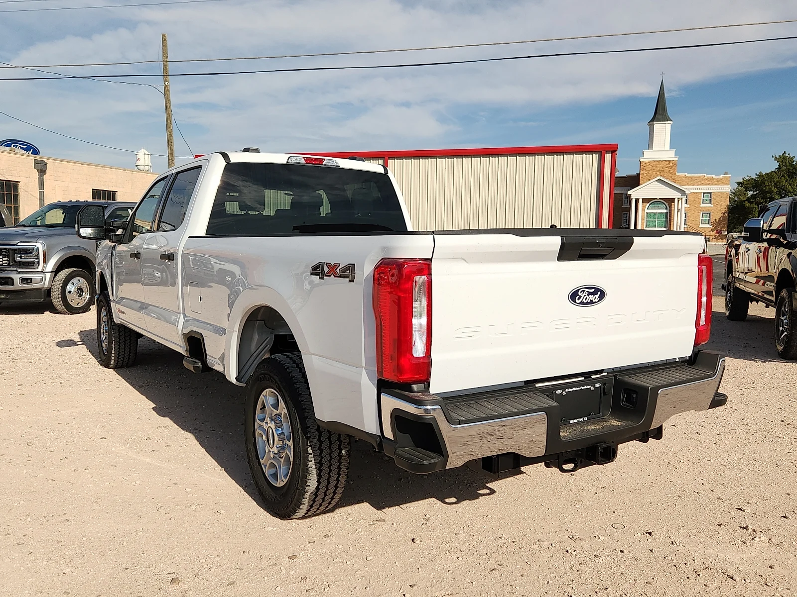 New 2027 Oxford White Ford XLT image 5