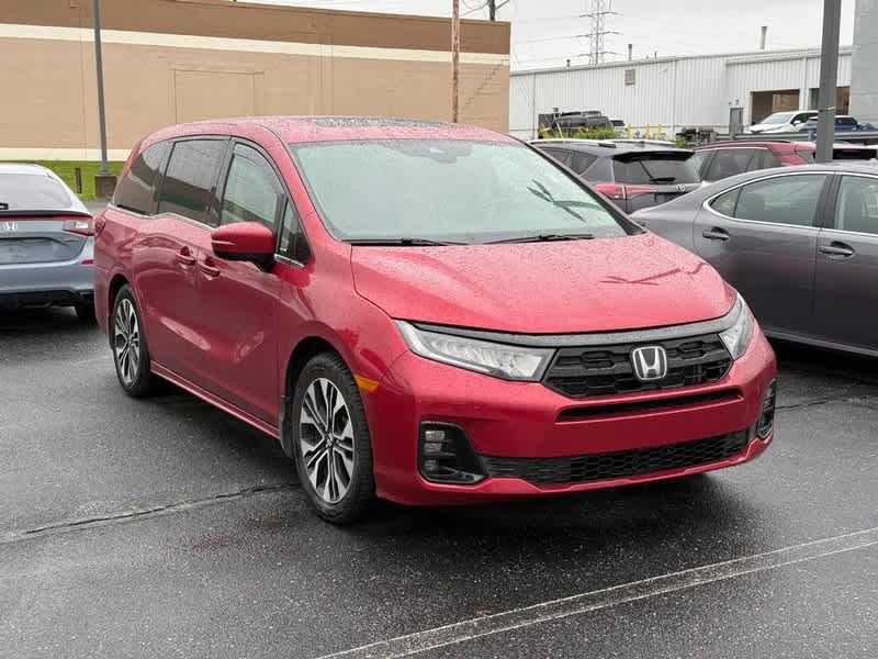 2025 Honda Odyssey Elite's photo