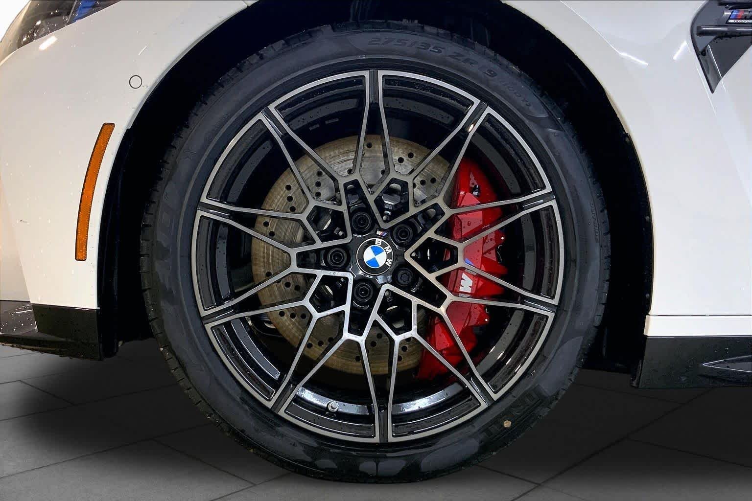 New 2027 Alpine White BMW Competition xDrive image 11