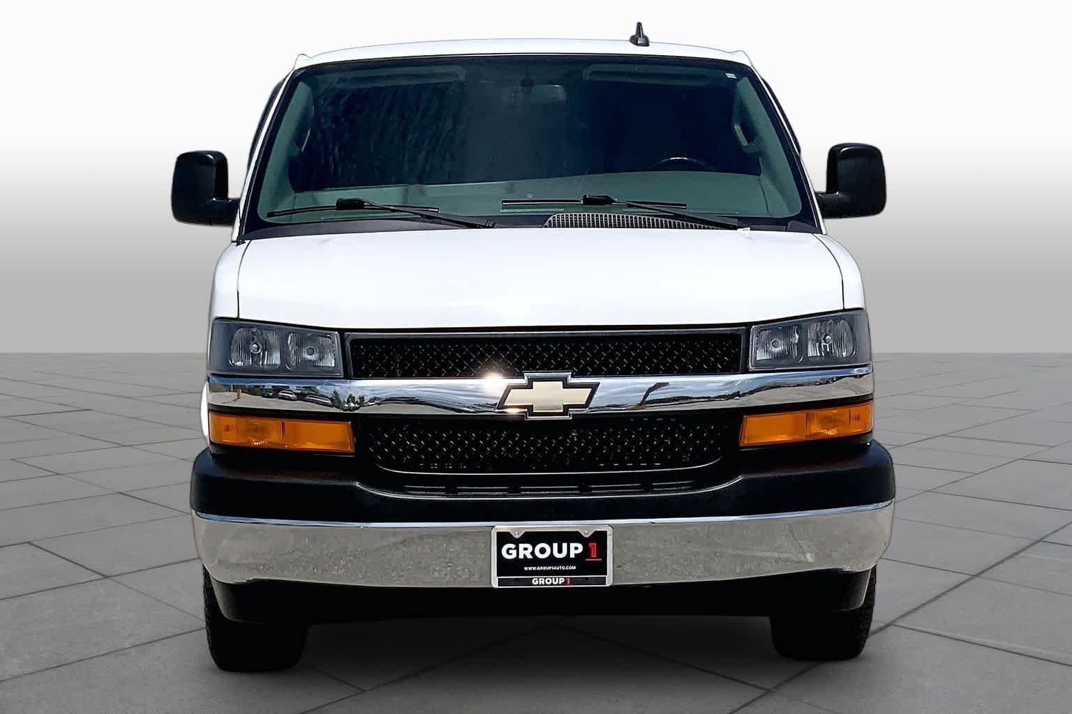 Pre-Owned 2018 Chevrolet Express Passenger LT
