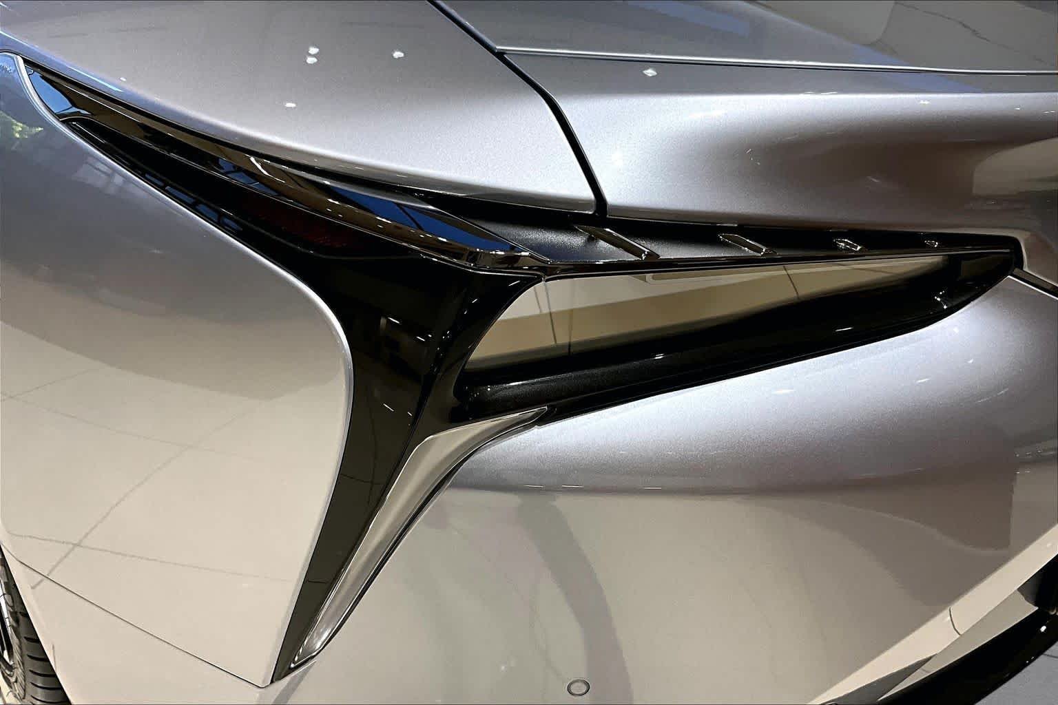 Certified Used 2022 IRIDIUM Lexus  image 27