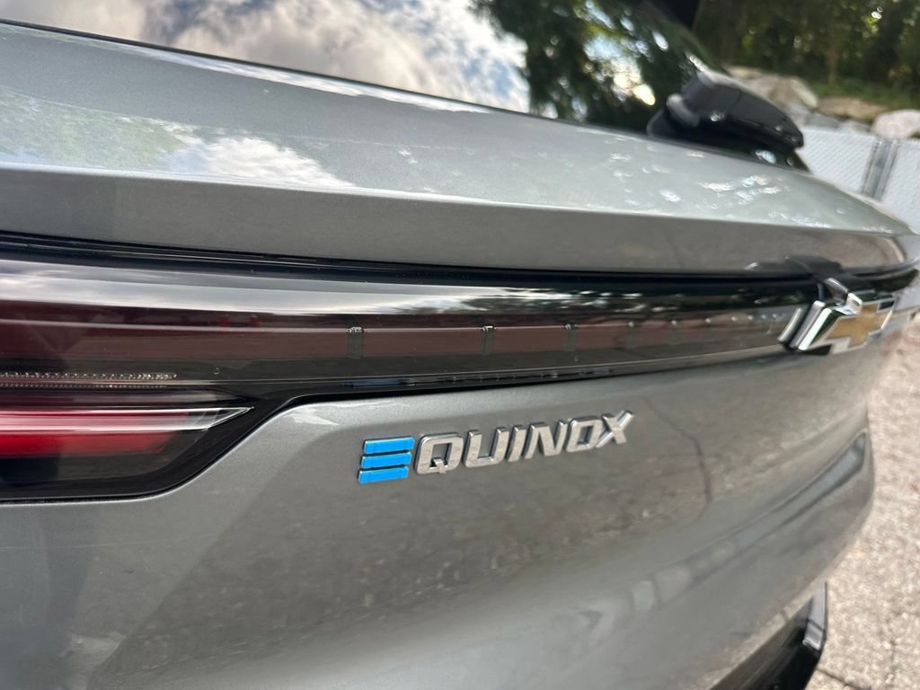 2024 Chevrolet Equinox EV LT - Photo 24