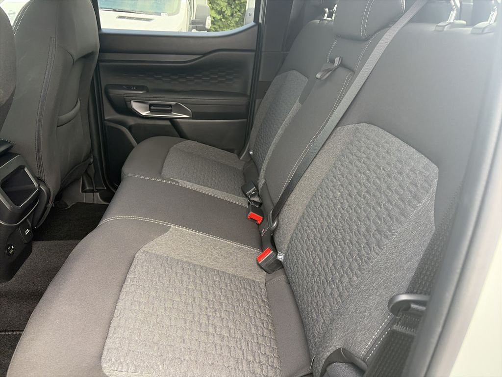Used 2024 Green Ford XLT image 31