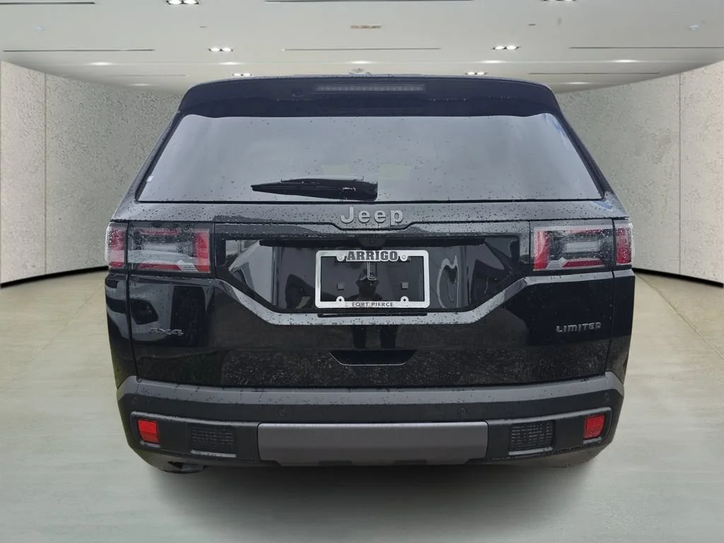 New 2026 Diamond Black Crystal Pearlcoat Jeep Limited image 6