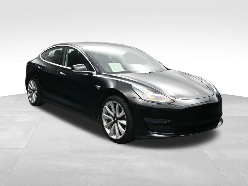 Used 2019  Tesla Standard Range Plus image 7